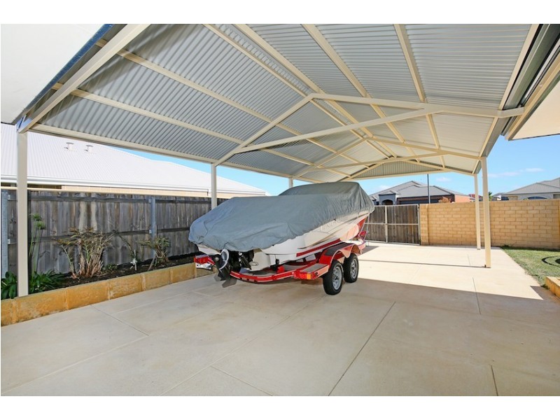 11 Orania Pass, Halls Head WA 6210