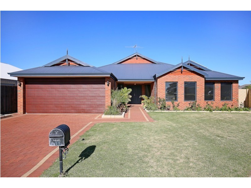 11 Orania Pass, Halls Head WA 6210