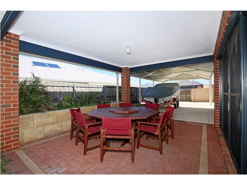 11 Orania Pass, Halls Head WA 6210