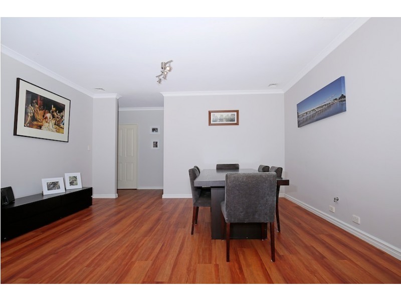 11 Orania Pass, Halls Head WA 6210