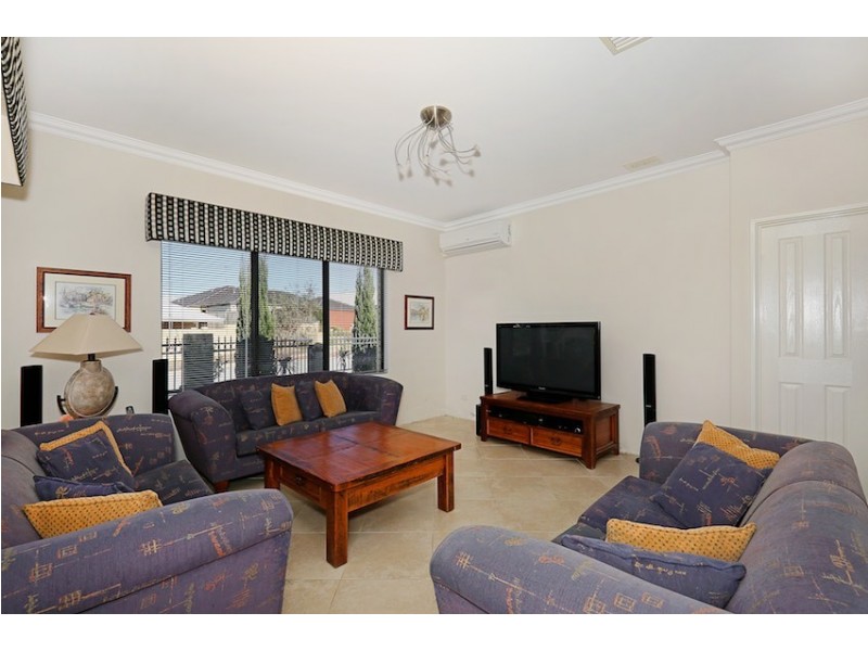 8 Asper Way, Halls Head WA 6210
