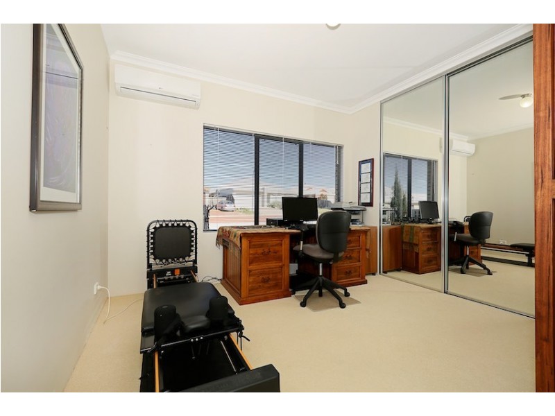 8 Asper Way, Halls Head WA 6210