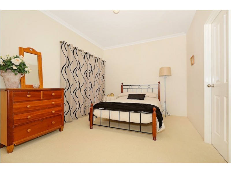 8 Asper Way, Halls Head WA 6210