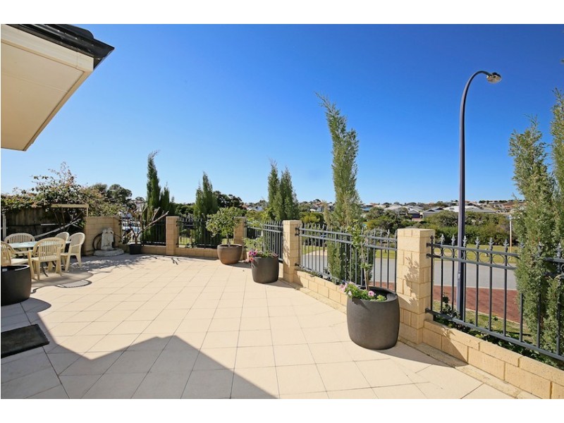 8 Asper Way, Halls Head WA 6210