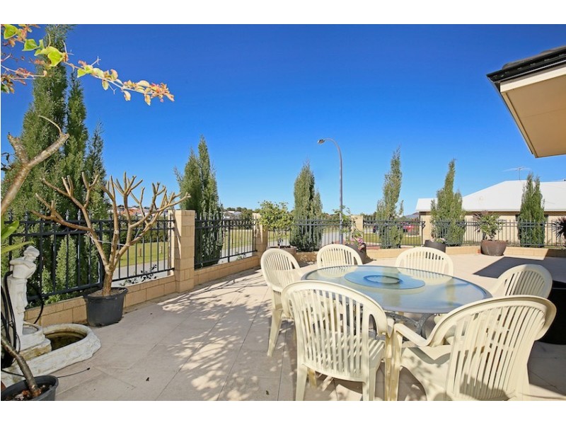 8 Asper Way, Halls Head WA 6210