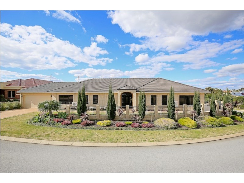 8 Asper Way, Halls Head WA 6210
