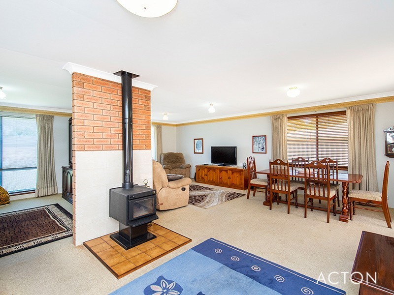 4 Linley Road, Wannanup WA 6210