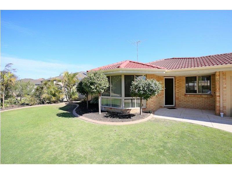 6 Oakmont Avenue, Meadow Springs WA 6210