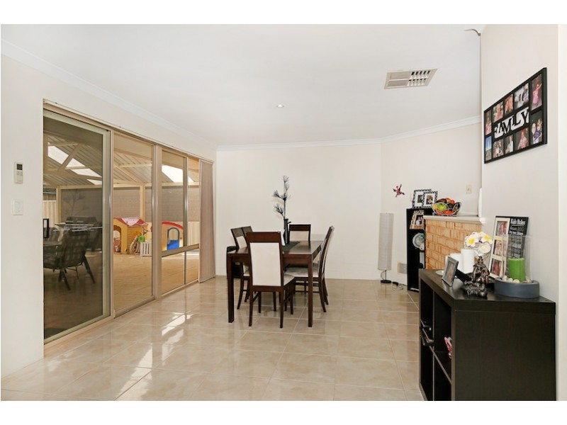 6 Oakmont Avenue, Meadow Springs WA 6210