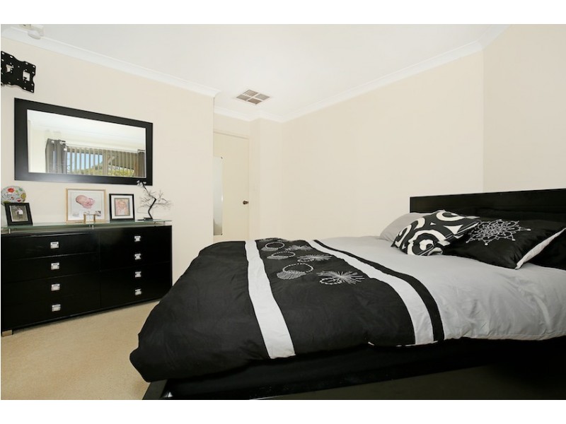 6 Oakmont Avenue, Meadow Springs WA 6210