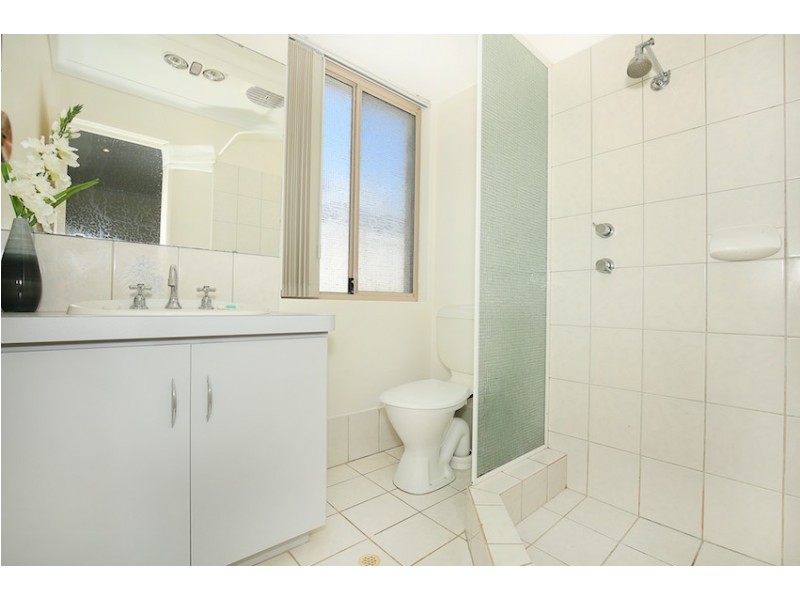 6 Oakmont Avenue, Meadow Springs WA 6210