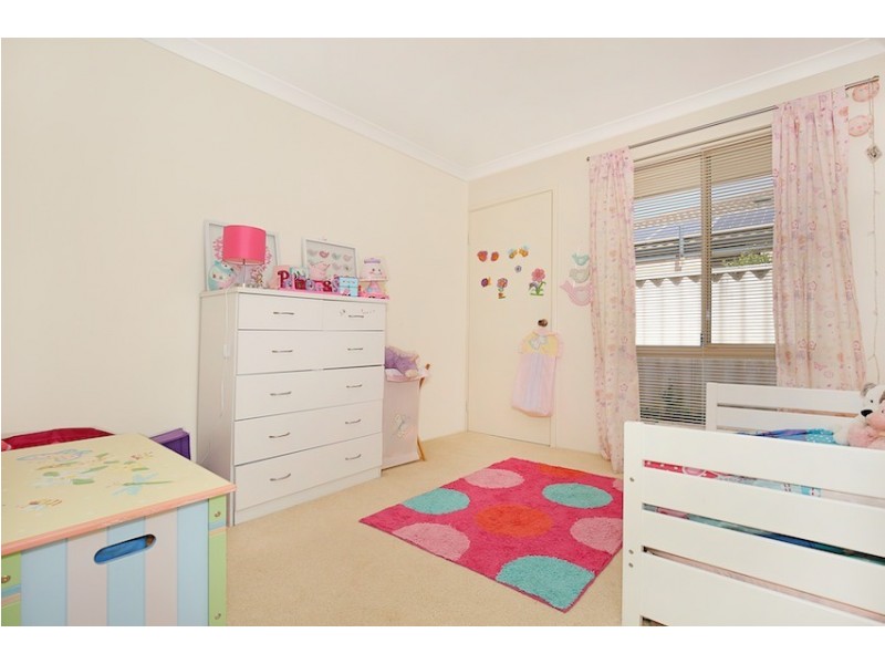 6 Oakmont Avenue, Meadow Springs WA 6210