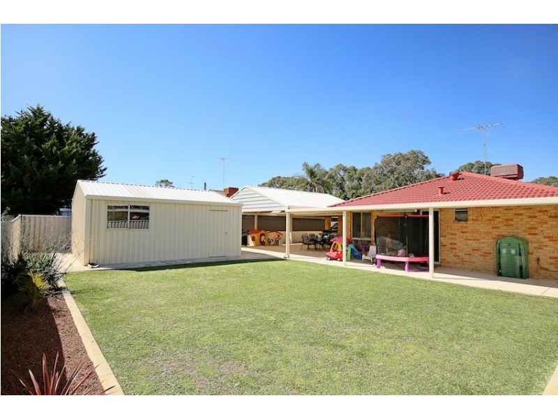 6 Oakmont Avenue, Meadow Springs WA 6210