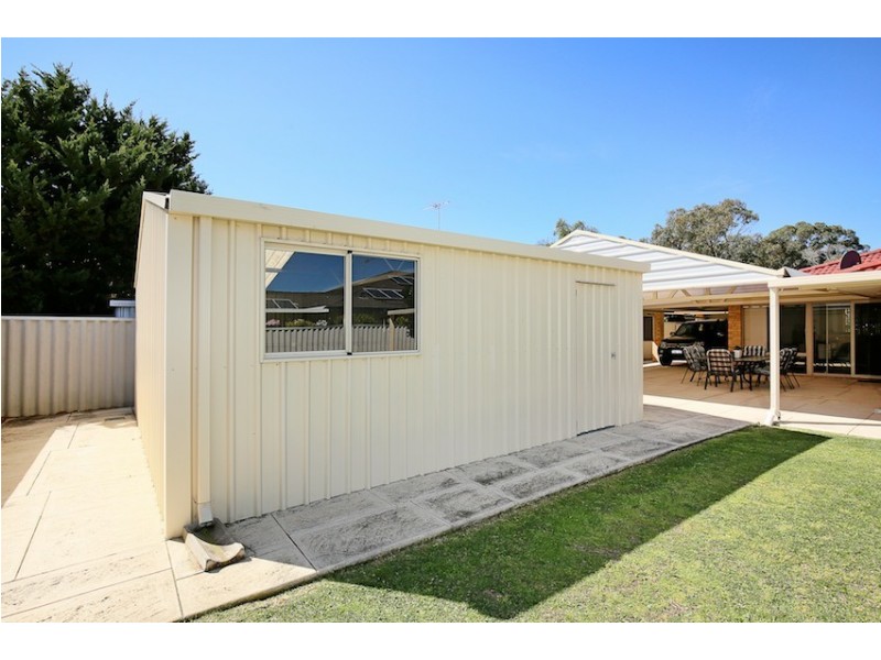 6 Oakmont Avenue, Meadow Springs WA 6210