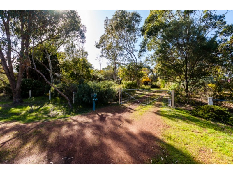 27 Nutbush Avenue, Falcon WA 6210