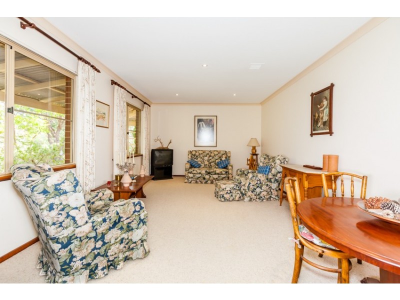 27 Nutbush Avenue, Falcon WA 6210