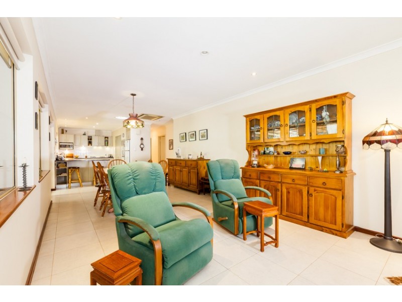 27 Nutbush Avenue, Falcon WA 6210