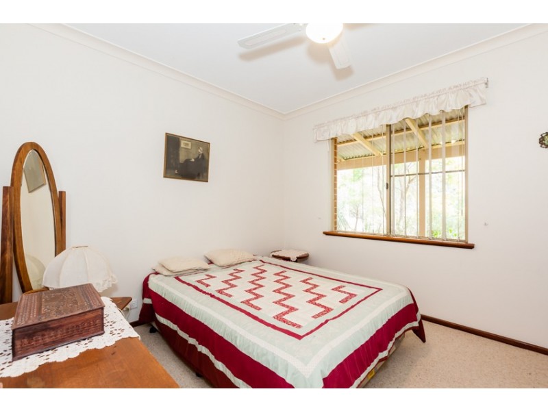 27 Nutbush Avenue, Falcon WA 6210