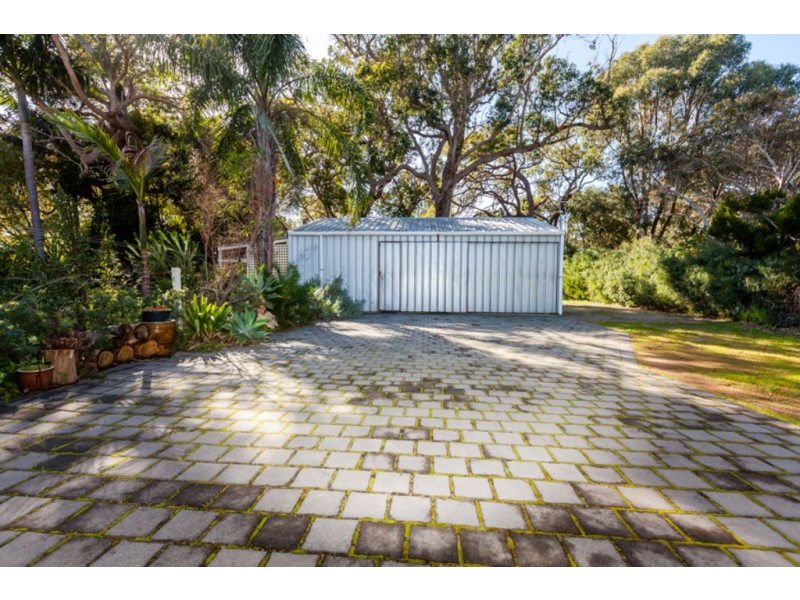 27 Nutbush Avenue, Falcon WA 6210