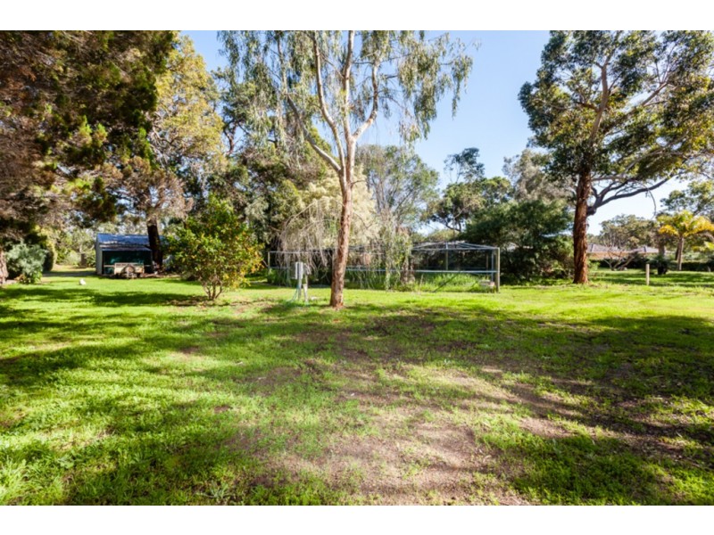 27 Nutbush Avenue, Falcon WA 6210