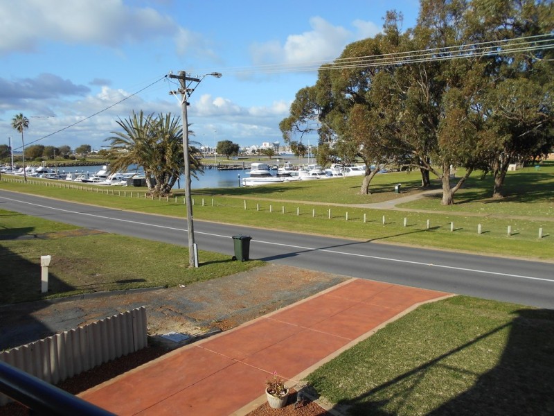 62 Mary Street, Halls Head WA 6210