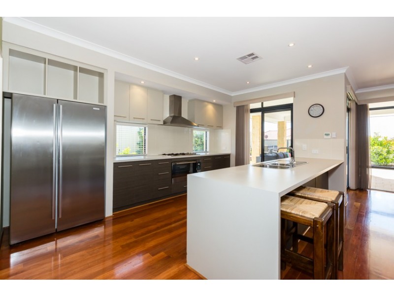 13 Currancy Lass Rise, Madora Bay WA 6210