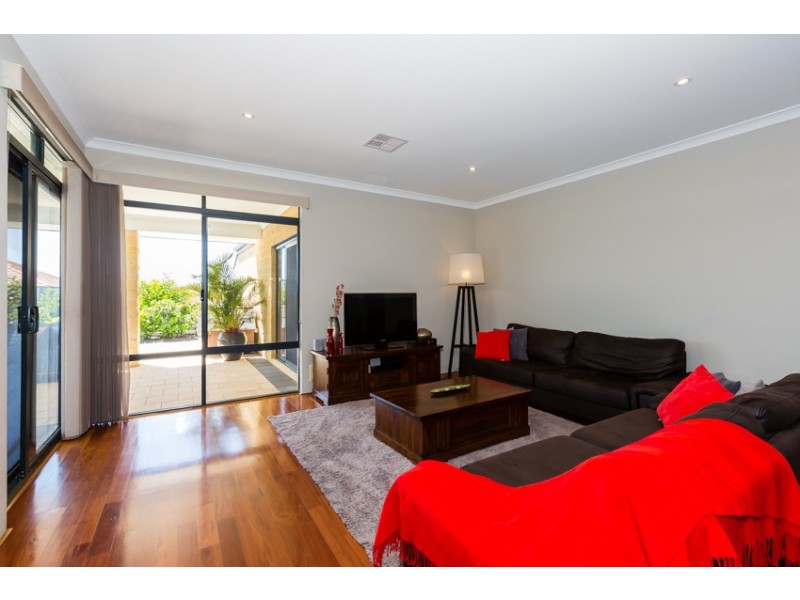 13 Currancy Lass Rise, Madora Bay WA 6210