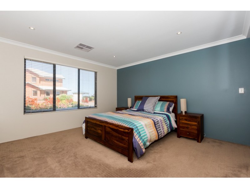 13 Currancy Lass Rise, Madora Bay WA 6210