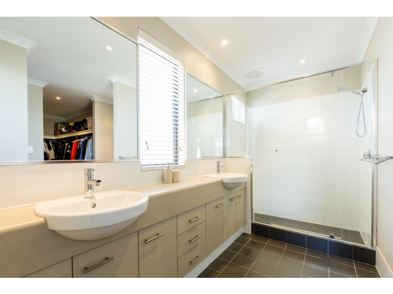 13 Currancy Lass Rise, Madora Bay WA 6210