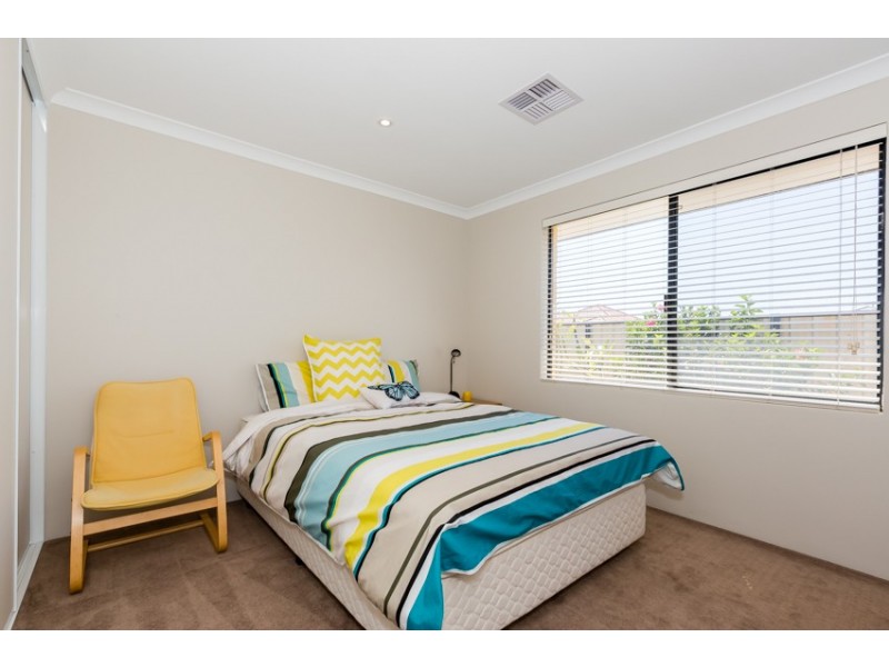 13 Currancy Lass Rise, Madora Bay WA 6210