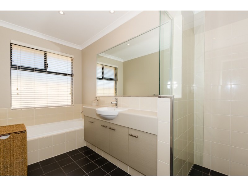 13 Currancy Lass Rise, Madora Bay WA 6210