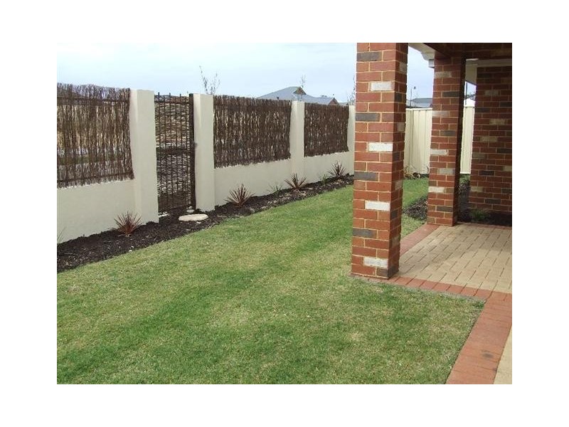 22 Murrin Loop, Lakelands WA 6180