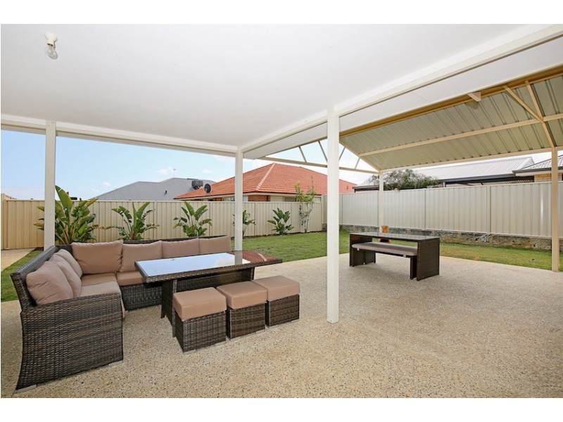 103 Lake Valley Drive, Lakelands WA 6180