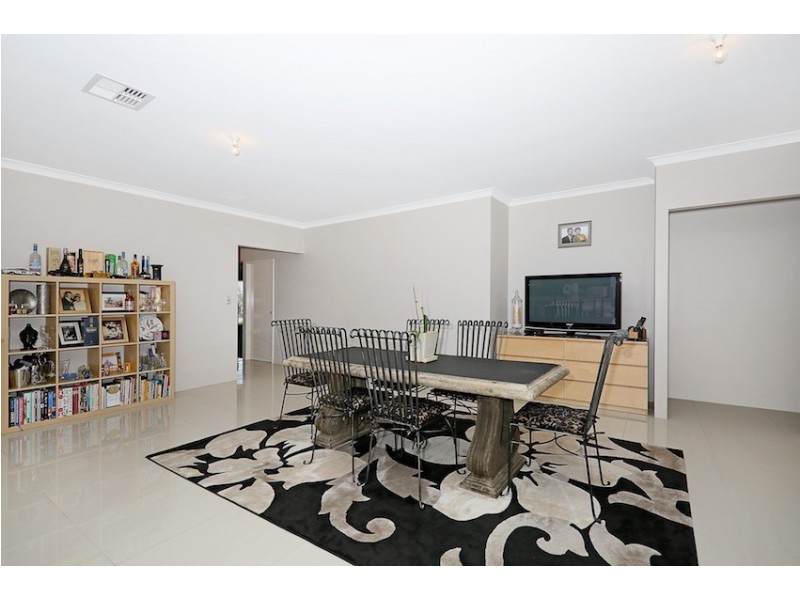 103 Lake Valley Drive, Lakelands WA 6180