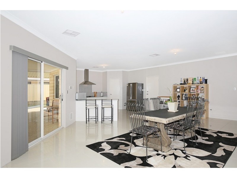 103 Lake Valley Drive, Lakelands WA 6180