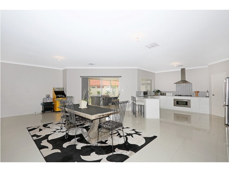 103 Lake Valley Drive, Lakelands WA 6180