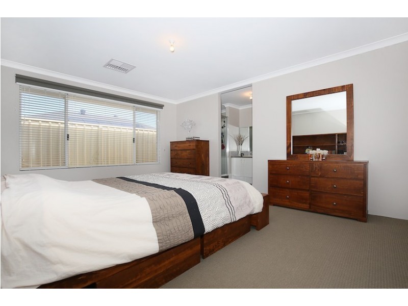 103 Lake Valley Drive, Lakelands WA 6180