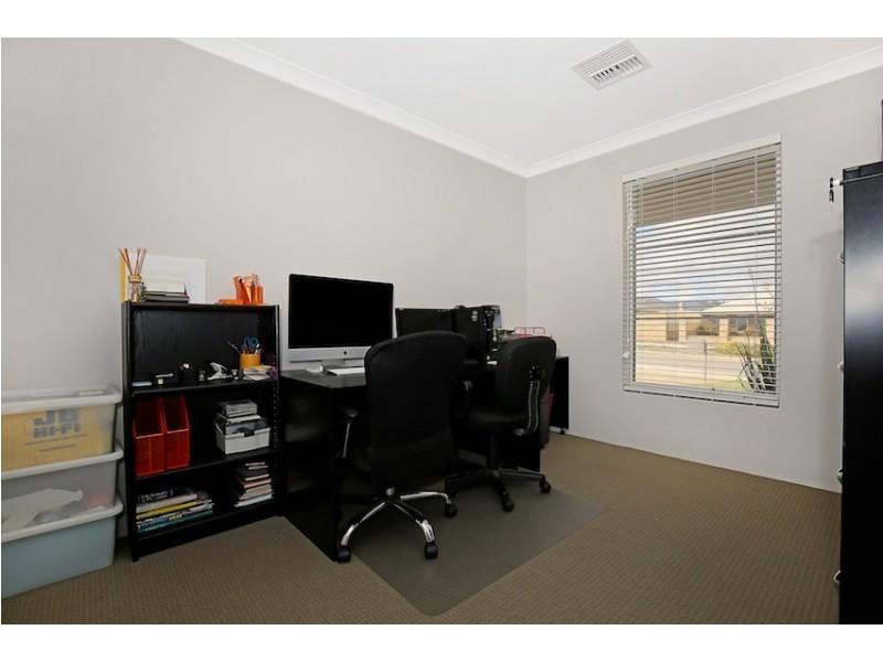 103 Lake Valley Drive, Lakelands WA 6180