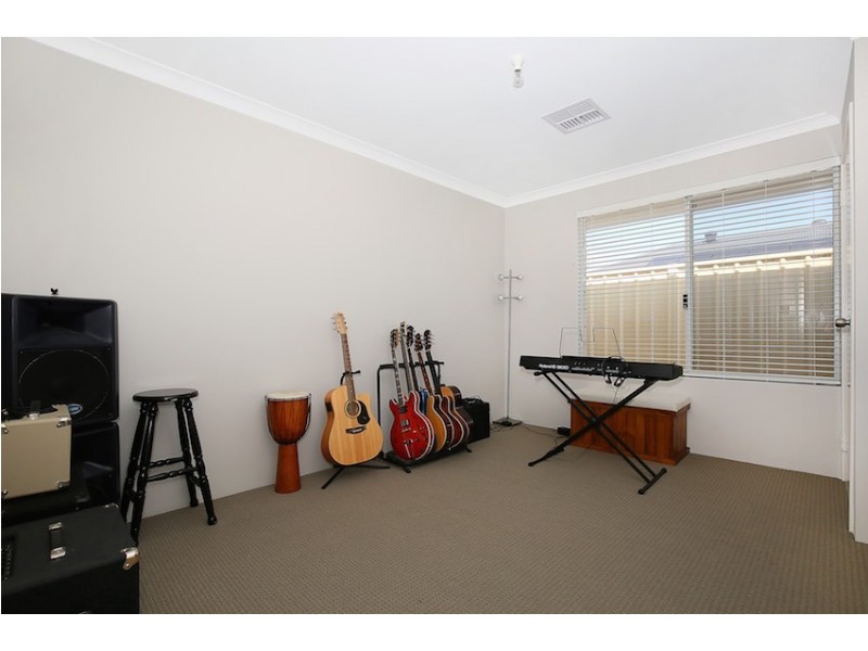 103 Lake Valley Drive, Lakelands WA 6180