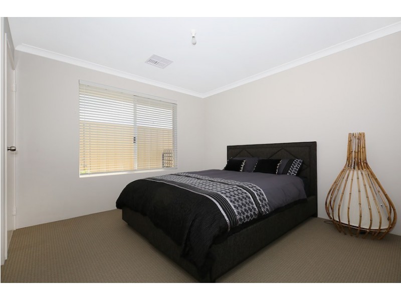 103 Lake Valley Drive, Lakelands WA 6180