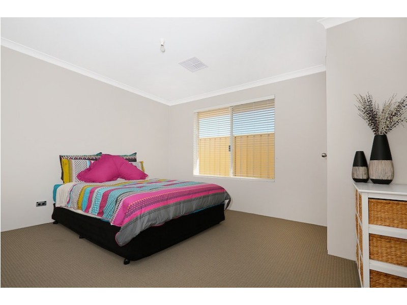 103 Lake Valley Drive, Lakelands WA 6180