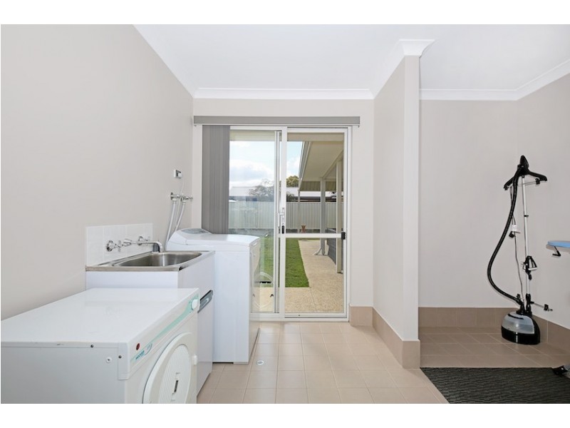 103 Lake Valley Drive, Lakelands WA 6180