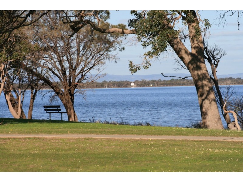 141 Darwin Terrace, Dudley Park WA 6210