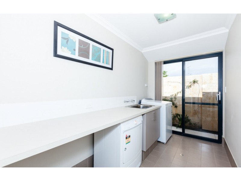 84 Flinders Street, Falcon WA 6210