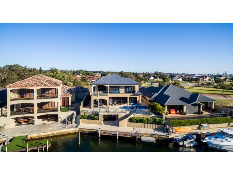 14 Syrenka Turn, Halls Head WA 6210