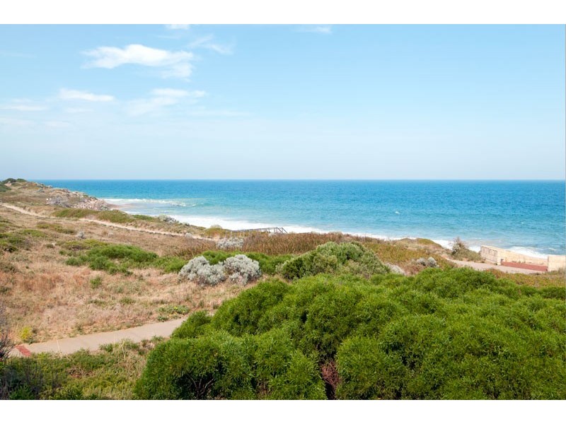 11 Sandy Cove, Halls Head WA 6210