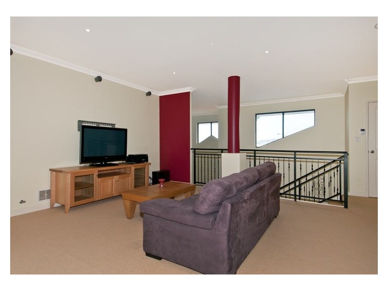 11 Sandy Cove, Halls Head WA 6210