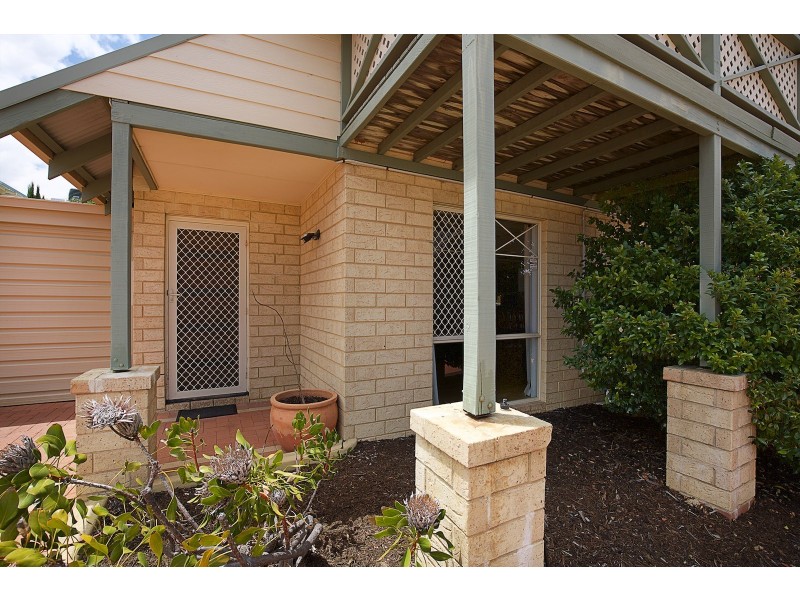 4B Magnolia Rise, Halls Head WA 6210