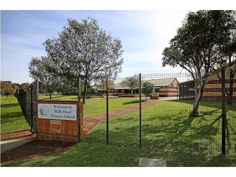 4B Magnolia Rise, Halls Head WA 6210