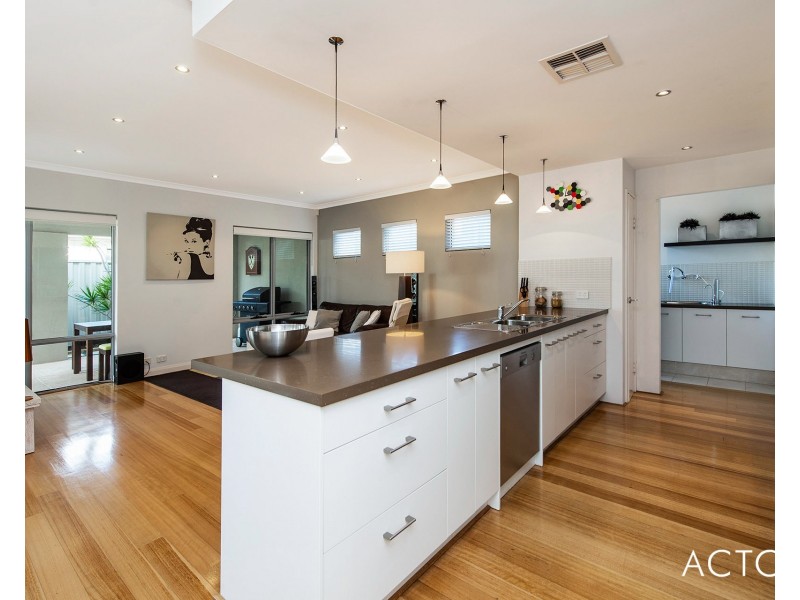 21 Gold Ridge, Wannanup WA 6210